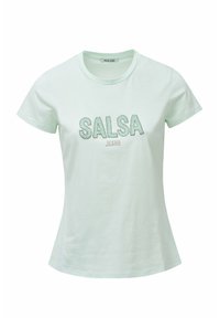 Světle zelené bavlněné tričko s krátkými rukávy. Obsahuje vyšitý text "SALSA" a "JEANS". Standardní kulatý výstřih, hladká textura.
