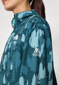 The North Face MOUNTAIN ATHLETICS HOODED - Vindjakke - deep cypress