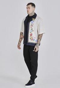SIKSILK RESORT - Cămașă - ecru