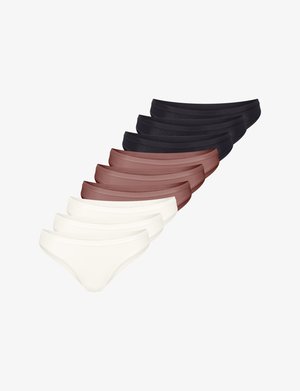 Un ensemble de neuf sous-vêtements pour femmes de différentes couleurs : trois blancs, trois marron et trois noirs. Fabriqués en tissu lisse et extensible avec un design sans coutures.
