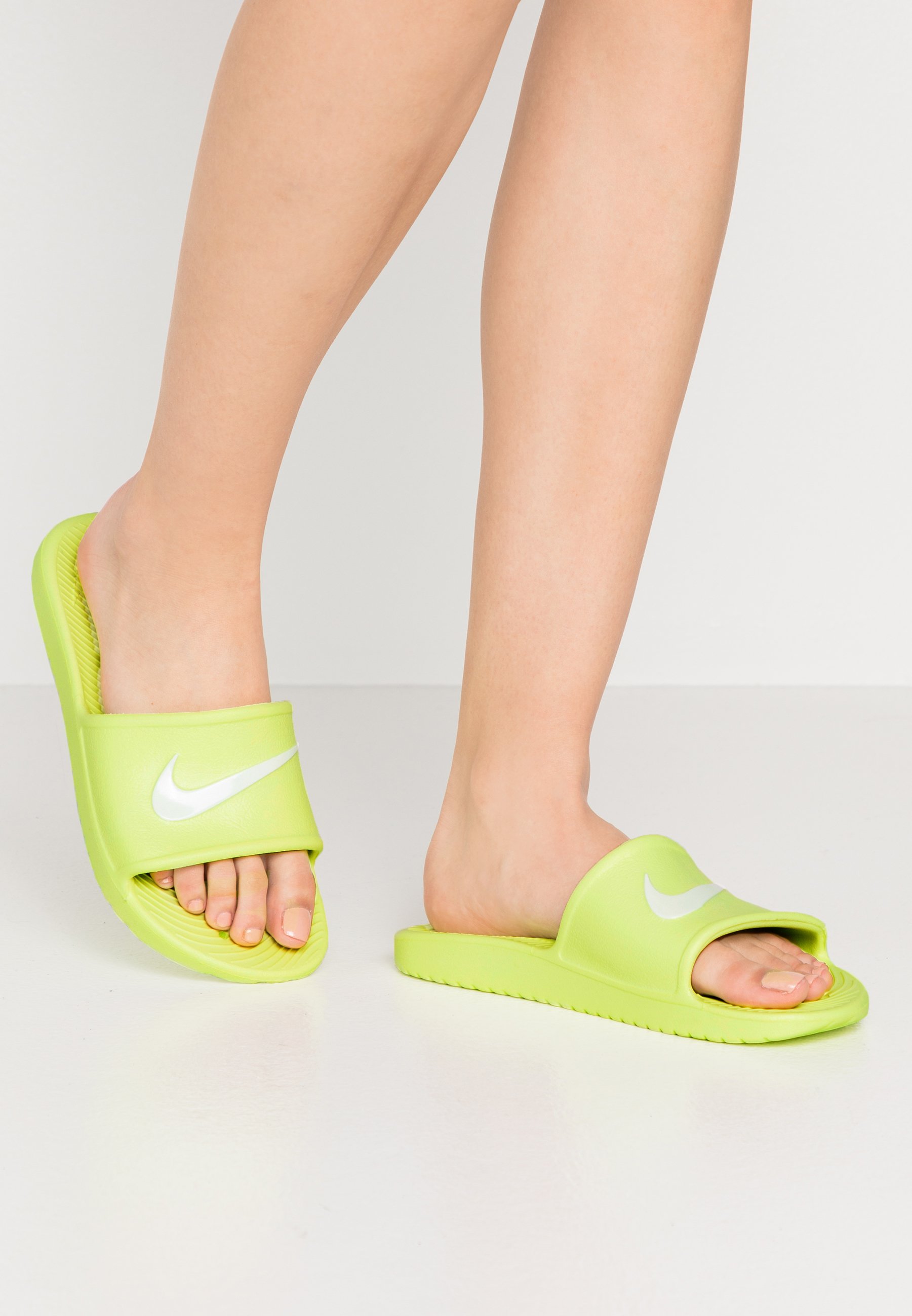 Nike Sportswear KAWA SHOWER - Badslippers - barely volt/white/neongroen -  Zalando.nl