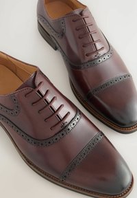 Next REGULAR FIT-OXFORD TOECAP - Derbies & Richelieus - burgundy red