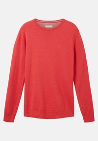 Pull à manches longues corail rouge à col rond avec poignets et ourlet côtelés, en maille légère, présenté à plat sur un fond blanc.