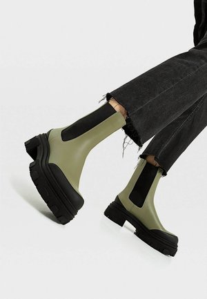 Stradivarius, Bottines - green
