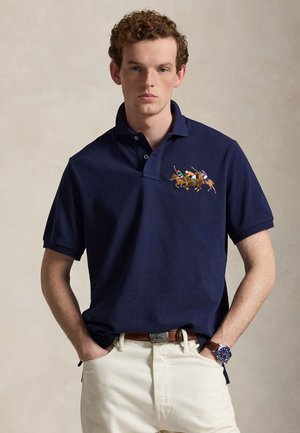 CLASSIC FIT TRIPLE-PONY MESH POLO SHIRT - Pólóing - newport navy