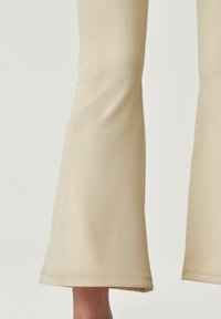 Born Living Yoga Tights - beige