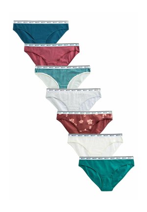Zeven paren damesondergoed in verschillende kleuren: teal, bordeaux, lichtgrijs, groen geruit, wit en patroon bordeaux, met logo-elastieken.