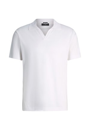 Witte polo met korte mouwen, open kraag en een zwart Strellson-merklabel aan de binnenkant van de halslijn.