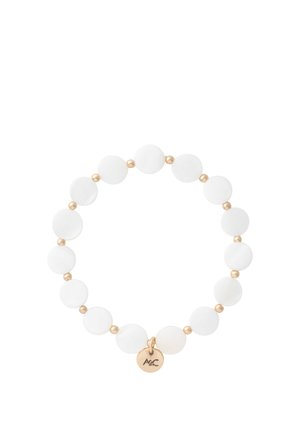 Bracelet with round white beads separated by small gold beads, featuring a gold charm engraved with "A&C" at the center bottom.