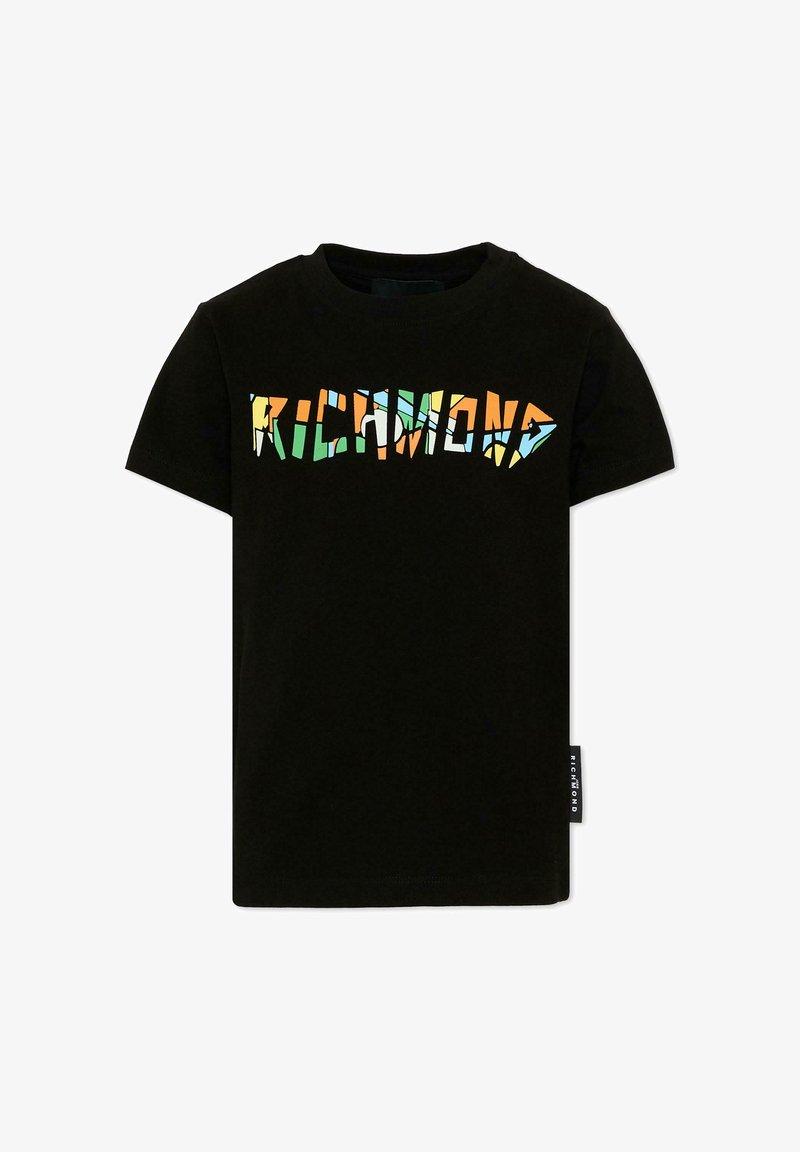 T-shirt noir à manches courtes avec des lettres multicolores fragmentées formant le mot « RICHMOND » sur la poitrine et une petite étiquette latérale.