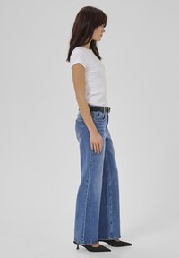 My Essential Wardrobe LOUIS HIGH WIDE - Straight leg jeans - medium blue wash