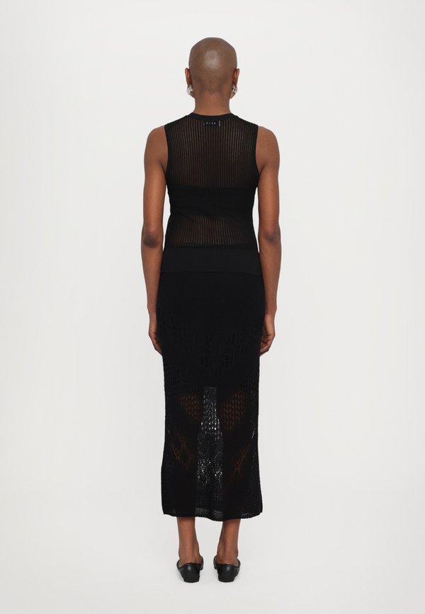 IZZY SLEEVELESS  - Top2