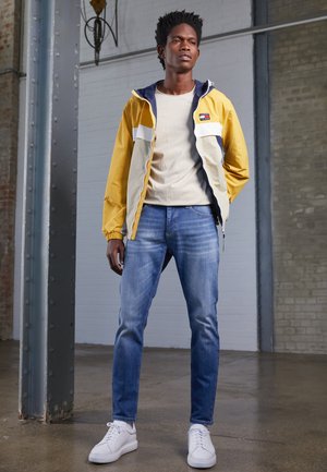 AUSTIN SLIM - Jeans Tapered Fit - denim medium