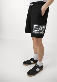 EA7 Emporio Armani Pantaloni sportivi - nero