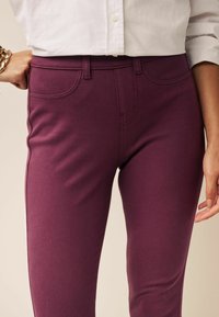 Next Jeans Skinny Fit - berry red