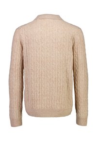 Ljusbeige kabelstickad tröja med krage, långa ärmar och ribbade mudd och nederkant. Texturen är mjuk och mysig.