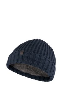 Donkerblauwe gebreide muts met ribbelstructuur, voorzien van een zachte grijze fleecelining en een klein leren label als accent.