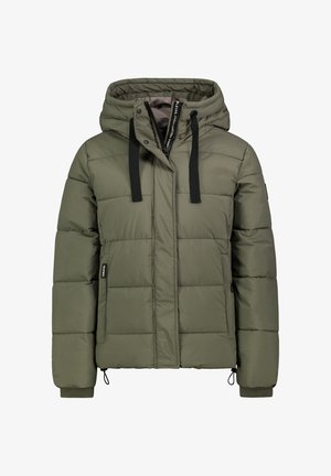 Olivgrüne gepolsterte Jacke mit einer abnehmbaren Kapuze, schwarzen Kordelzügen, Reißverschluss und elastischen Bündchen. Quadratisches Steppmuster über die gesamte Jacke.