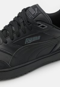 Puma DOUBLECOURT UNISEX - Tenisky - black/shadow gray