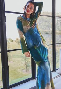 Next LONG SLEEVE COLUMN - REGULAR FIT - Maksikleit - blue digital abstract print