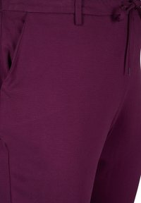 Zizzi MADDISON - Hlače - potent purple