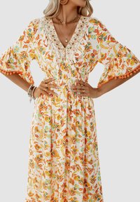 Outfitters Nation ESTAMPADO - Vestido informal - naranja