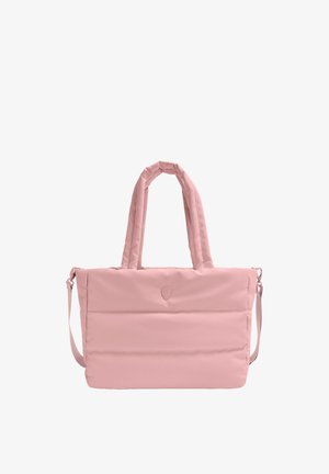 Sac cabas matelassé rose doux avec deux poignées rembourrées, une bandoulière amovible et un petit logo bouclier au centre avant.