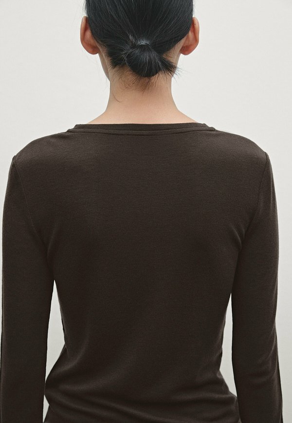 WITH DETAIL - Long sleeved top2