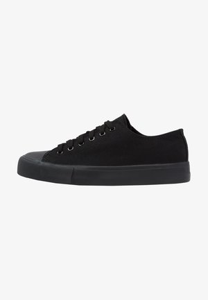 Even&Odd, Baskets basses - black