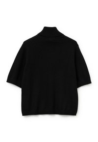 Černý krátkosrstý svetr s vysokým žebrovaným límcem. Vyrobený z měkkého pleteného materiálu s hladkým povrchem. Jednoduchý a minimalistický design.