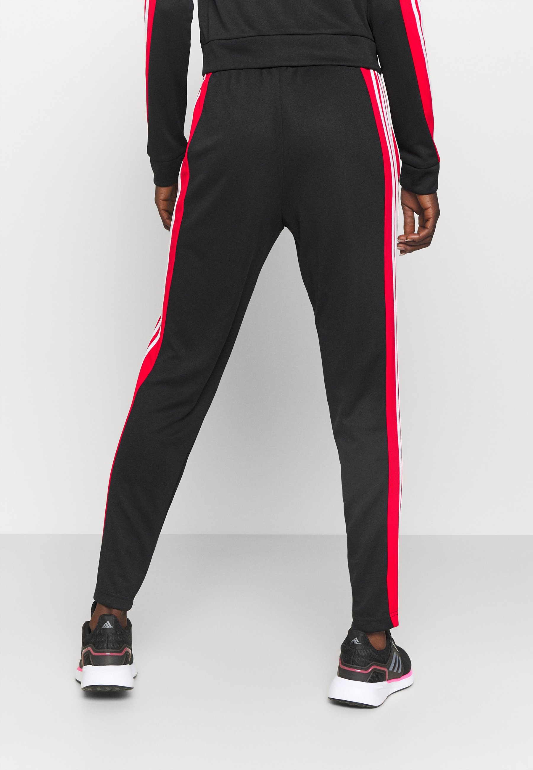 adidas Performance TEAMSPORT Tracksuit blackvivid red adidas Performance TEAMSPORT Tracksuit blackvivid red