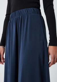 Minimum REGISSE - A-silueta svārki - navy blazer