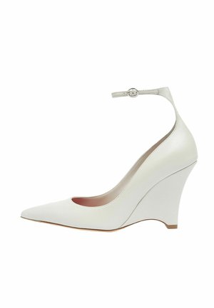 MARTA III  - Visoke pete - ice calf