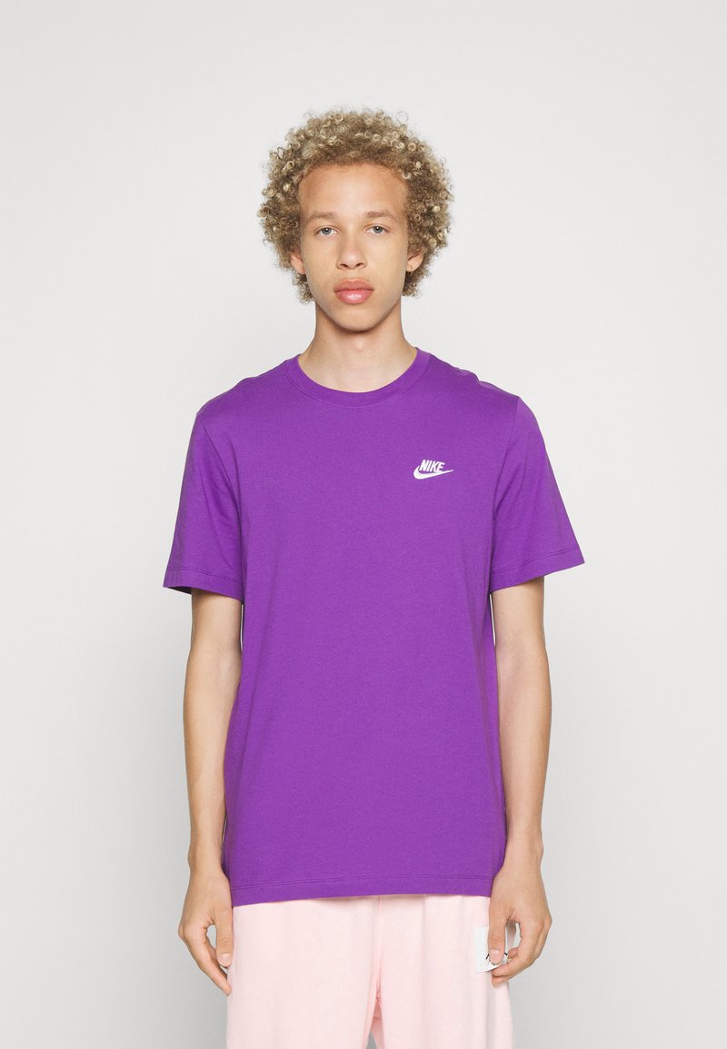 mauve nike shirt