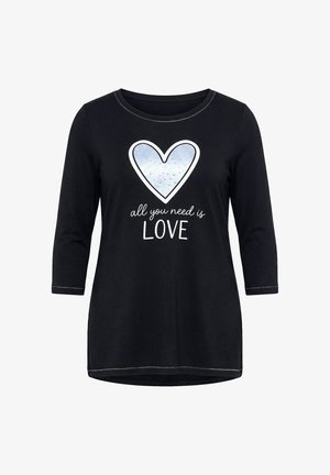 Schwarzes Langarmshirt mit rundem Ausschnitt, vorne mit einem großen silbernen Herz und dem Schriftzug "all you need is LOVE".