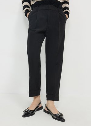 Calliope CON RISVOLTO EFFETTO - Stoffhose - nero