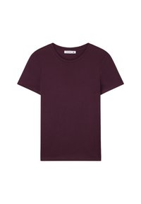 Bordowa koszulka z krótkim rękawem wykonana z miękkiej bawełny, z klasycznym okrągłym dekoltem i luźnym krojem, bez wzorów i akcentów.
