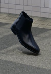 Sélectionné, black