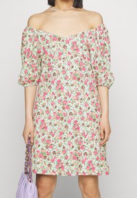 Vero Moda Petite Sukienka z dżerseju