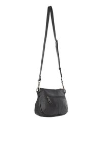 Schwarze Leder-Crossbody-Tasche mit verstellbarem Tragegurt, einem Reißverschluss-Frontfach und einer weichen, strukturierten Oberfläche. Akzente in Silberfarbe.