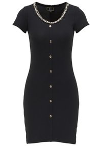 Robe noire côtelée à manches courtes, décolleté rond orné d'un accent décoratif, et boutons dorés le long de l'avant.