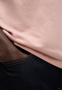Marks & Spencer REGULAR FIT CREW NECK - T-shirt basic - pink mix