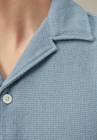 Next TEXTURED SHORT SLEEVE WITH CUBAN COLLAR   - Cămașă - blue