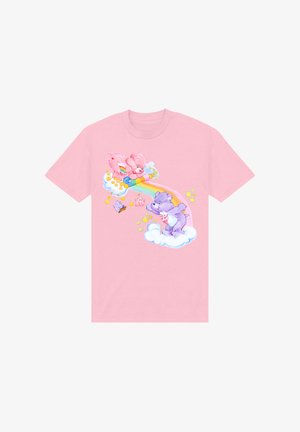 Růžové bavlněné tričko s barevnými kreslenými medvědy, duhou a obláčky, s hravým designem, přizpůsobené pro veselý styl.