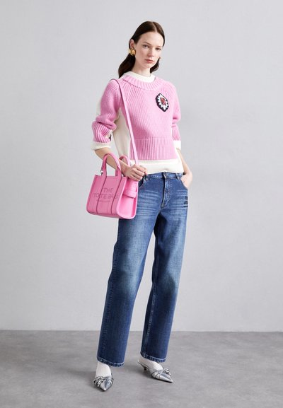 MARC JACOBS THE SMALL TOTE - Handväska - bow pink