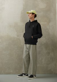 Obey Clothing TORN ICON HOOD - Felpa con cappuccio - black