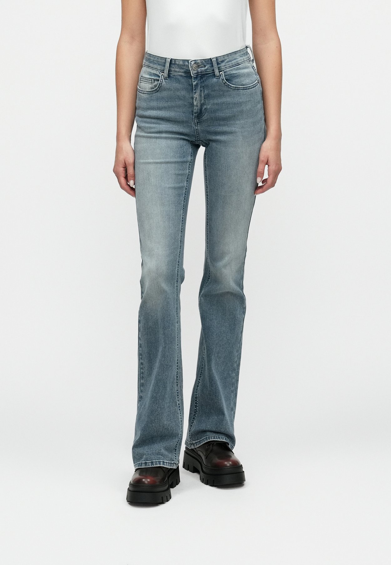 Flared fit ONLBLUSH Mid waist