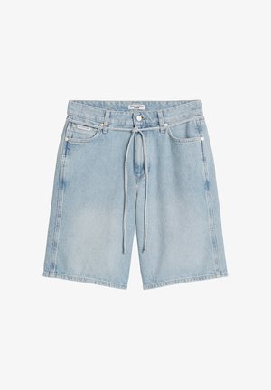 Lichtblauwe denim shorts met knoop aan de voorkant, ritssluiting, riemlussen, trekkoord in de taille en voorzakken, met het label Marc O'Polo Denim.