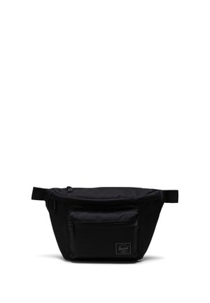 Riñonera de tela negra con bolsillo delantero con cremallera y correa ajustable, con una pequeña etiqueta rectangular de la marca en el bolsillo delantero.