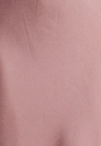 Neizbrano, mellow mauve